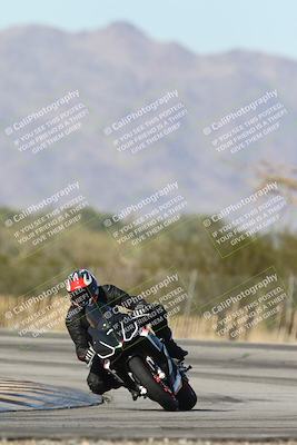 media/Dec-01-2025-Moto Forza (Mon) [[2daa91e15f]]/2-Intermediate Group/Session 3 (Turn 3)/